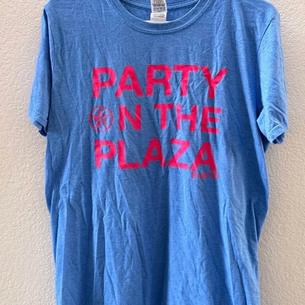 Party On The Plaza Blue T-Shirt with Pink Print